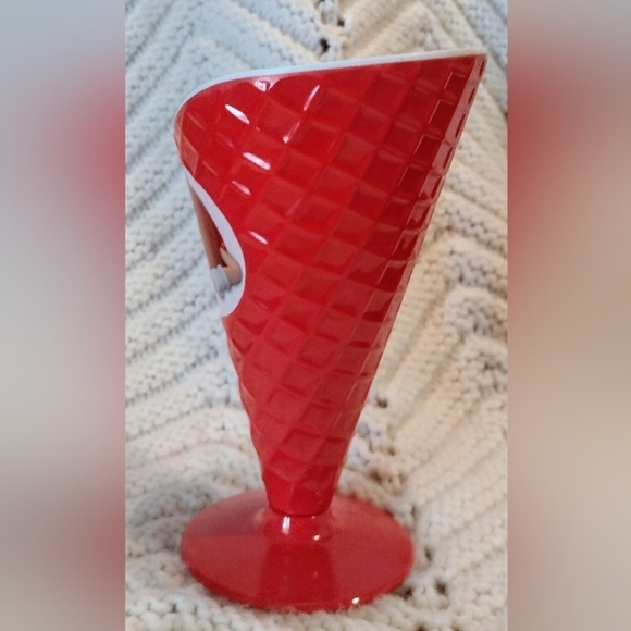 M&M World Waffle Cone Dish Red Melamine Snack Ice cream  2017 - Picture 2 of 5